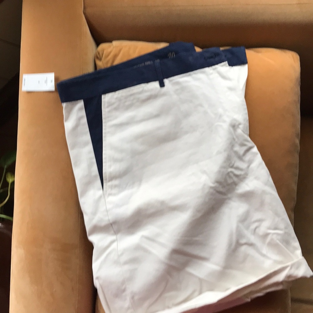 Cream Gap Shorts